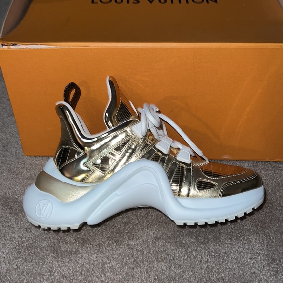 Authentic Louis Vuitton Archlight - Picture 3 of 8